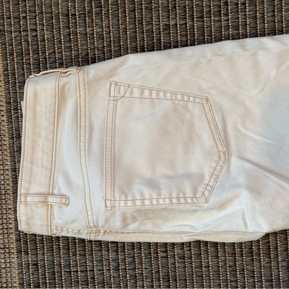 Tommy Bahama Women's Cream Skinny Jeans - Picture 6 of 6